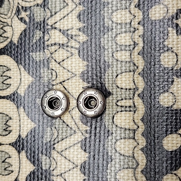 Sakroots Black and Beige Patterned Wallet - Picture 14 of 15